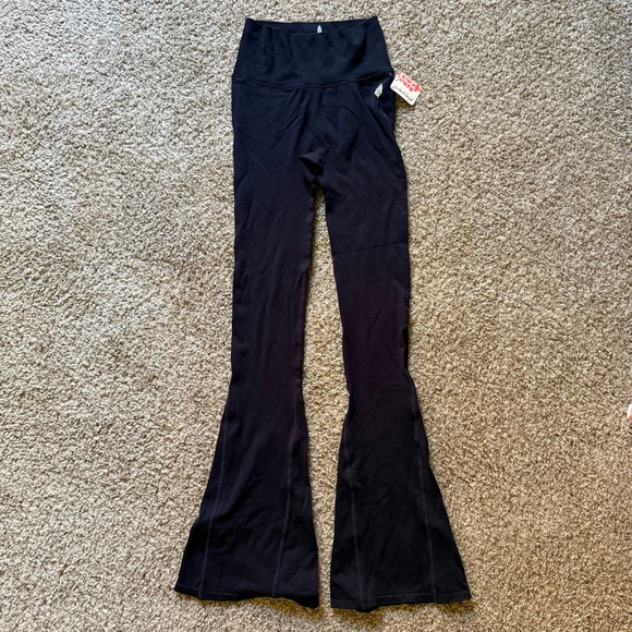 Free People Flare Leggings NWT Size XS/S Black FP Movement - Picture 3 of 5